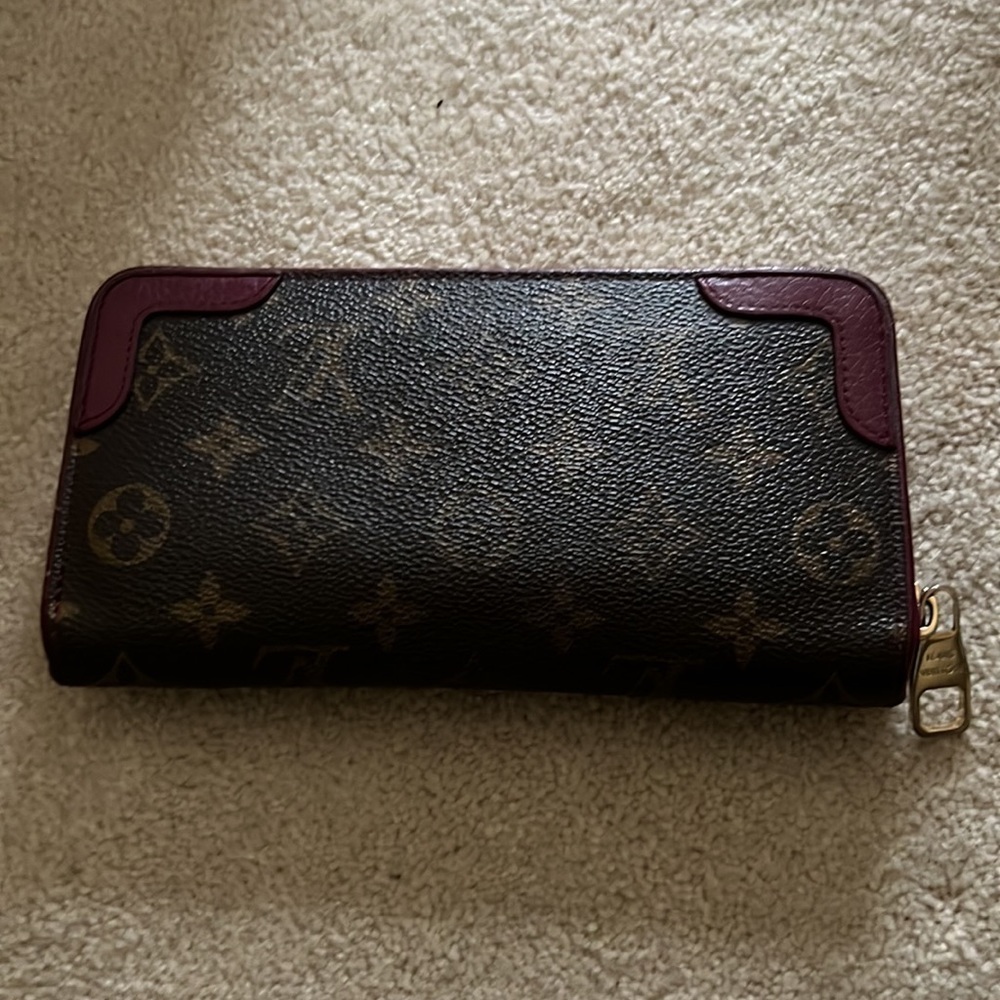 Louis Vuitton limited edition wallet - Picture 2 of 11